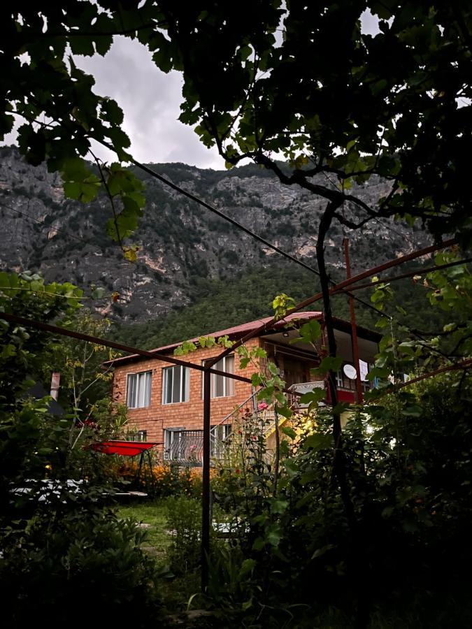 Guest House Oasis - Tvishi Exterior foto